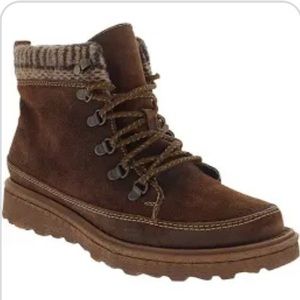 NWT BORN ORLENE BROWN LACE UP HIKER BOOT CASUAL 6